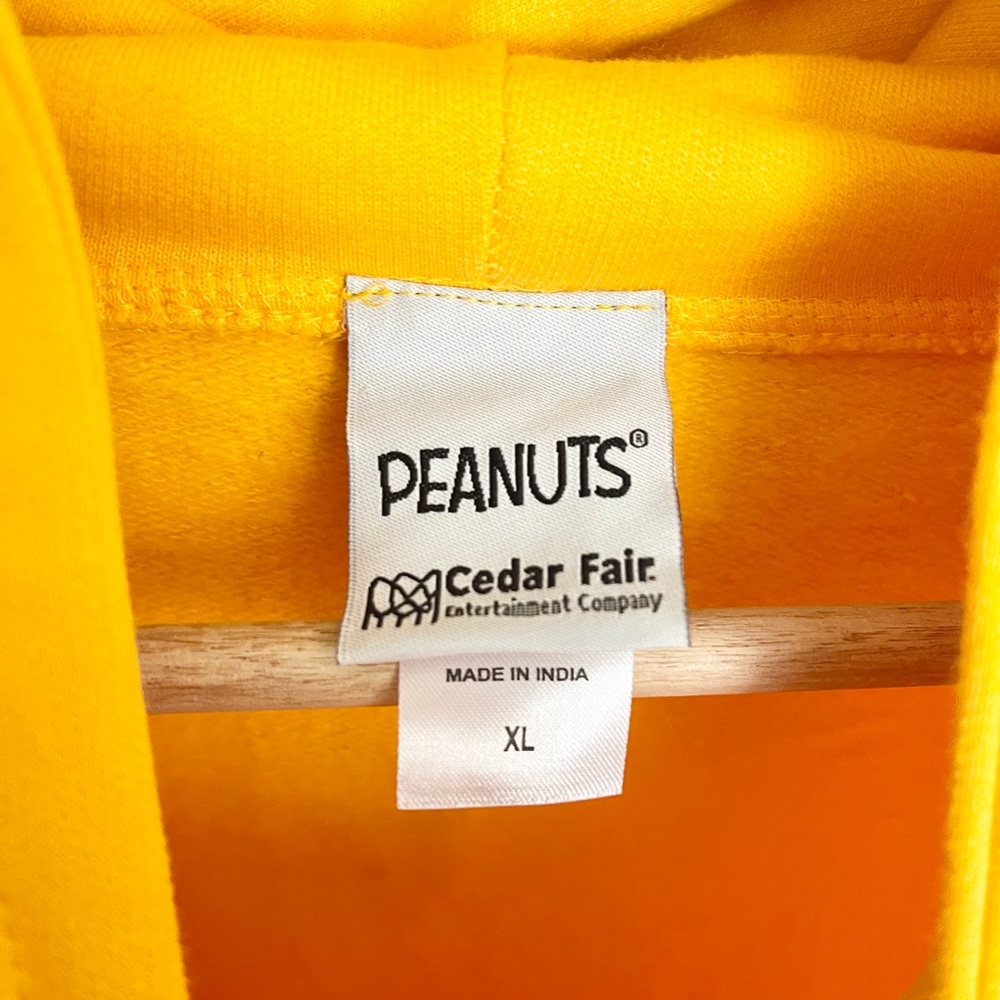 Cedar Fair Peanuts Charlie Brown Yellow Black Hoodie Adult size XL - Picture 10 of 10